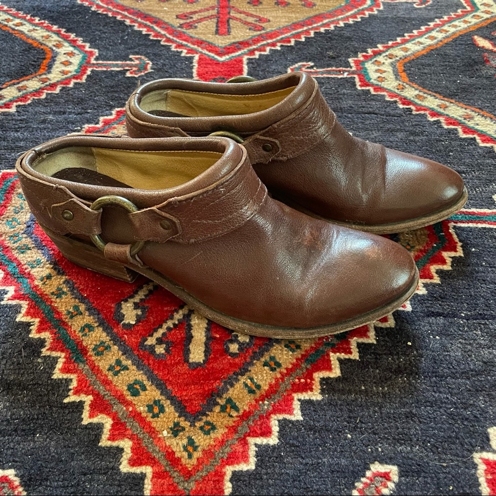 Frye clogs